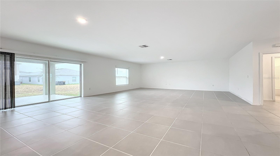 DAVENPORT, Florida 33897, 5 Bedrooms Bedrooms, ,3 BathroomsBathrooms,Residential,For Sale,COSTA BLANCA WAY,0,MFRO6432926