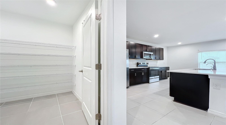 DAVENPORT, Florida 33897, 5 Bedrooms Bedrooms, ,3 BathroomsBathrooms,Residential,For Sale,COSTA BLANCA WAY,0,MFRO6432926