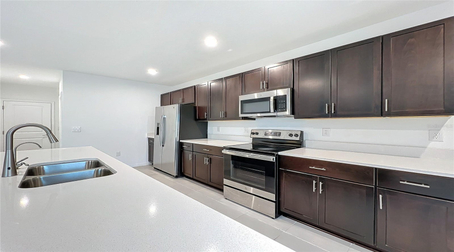 DAVENPORT, Florida 33897, 5 Bedrooms Bedrooms, ,3 BathroomsBathrooms,Residential,For Sale,COSTA BLANCA WAY,0,MFRO6432926