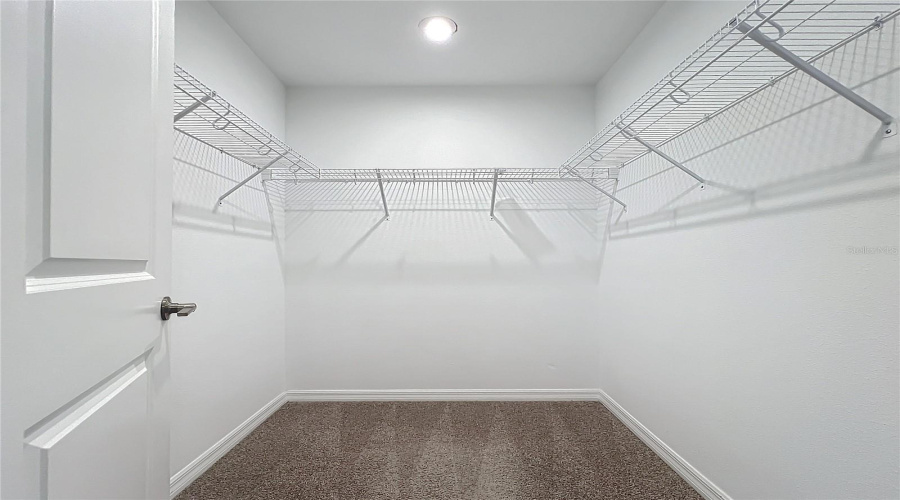 DAVENPORT, Florida 33897, 5 Bedrooms Bedrooms, ,3 BathroomsBathrooms,Residential,For Sale,COSTA BLANCA WAY,0,MFRO6432926