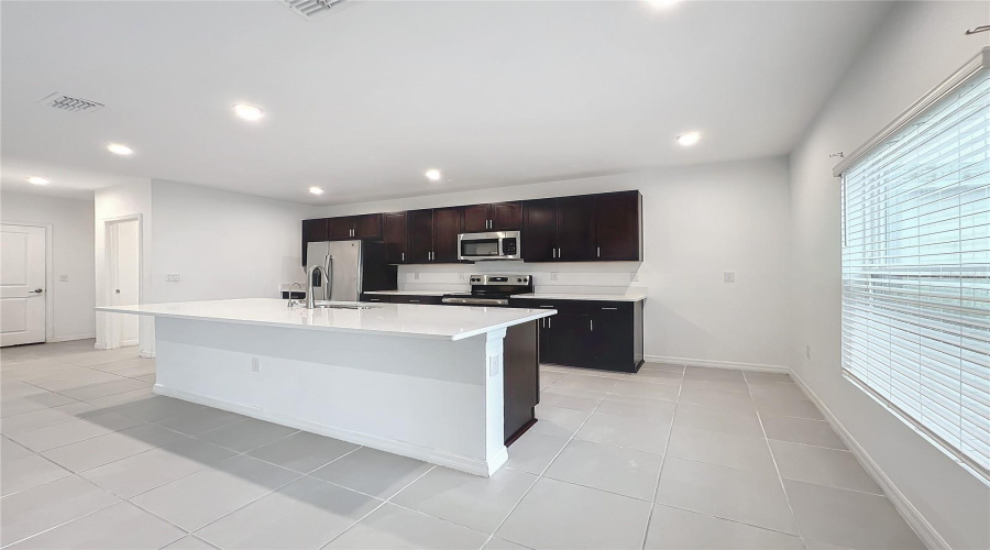 DAVENPORT, Florida 33897, 5 Bedrooms Bedrooms, ,3 BathroomsBathrooms,Residential,For Sale,COSTA BLANCA WAY,0,MFRO6432926
