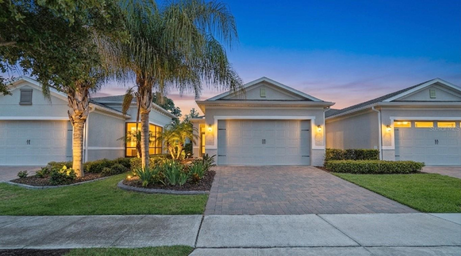 KISSIMMEE, Florida 34747, 2 Bedrooms Bedrooms, ,2 BathroomsBathrooms,Residential,For Sale,FLORA PASS,0,MFRO6432911