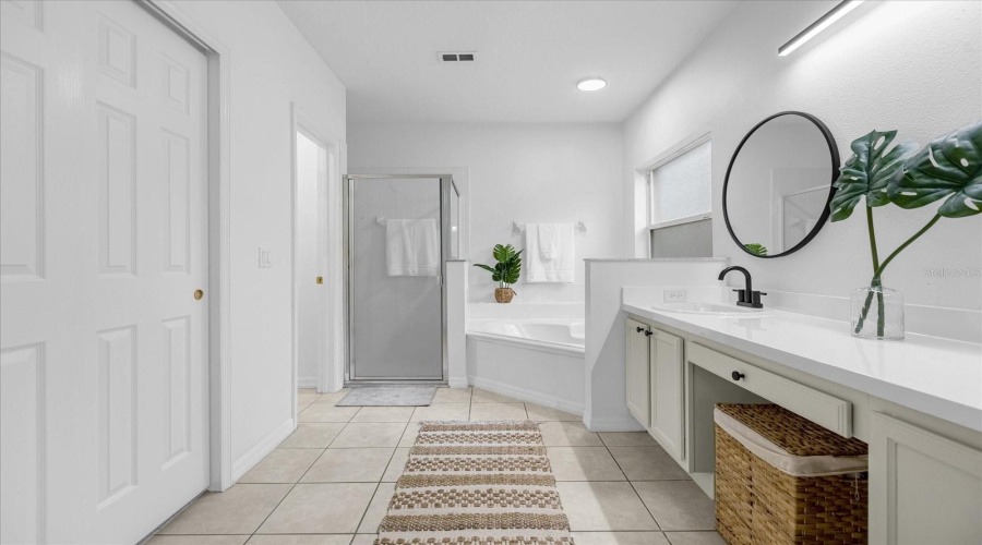 DAVENPORT, Florida 33897, 5 Bedrooms Bedrooms, ,3 BathroomsBathrooms,Residential,For Sale,CASSIA,0,MFRO6432979