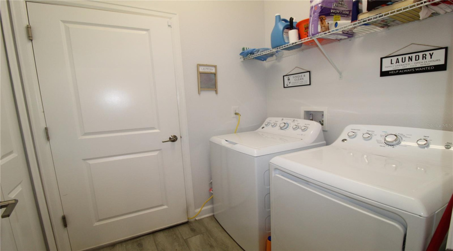 DAVENPORT, Florida 33896, 2 Bedrooms Bedrooms, ,2 BathroomsBathrooms,Residential,For Sale,TRAPPERS TRAIL,0,MFRO6186988