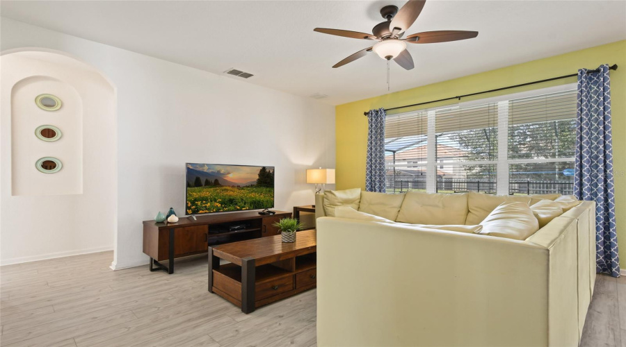 KISSIMMEE, Florida 34747, 6 Bedrooms Bedrooms, ,4 BathroomsBathrooms,Residential,For Sale,HOLTROCK,0,MFRO6432734