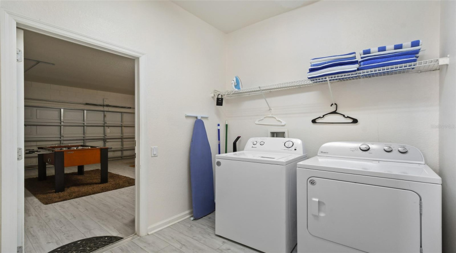 KISSIMMEE, Florida 34747, 6 Bedrooms Bedrooms, ,4 BathroomsBathrooms,Residential,For Sale,HOLTROCK,0,MFRO6432734