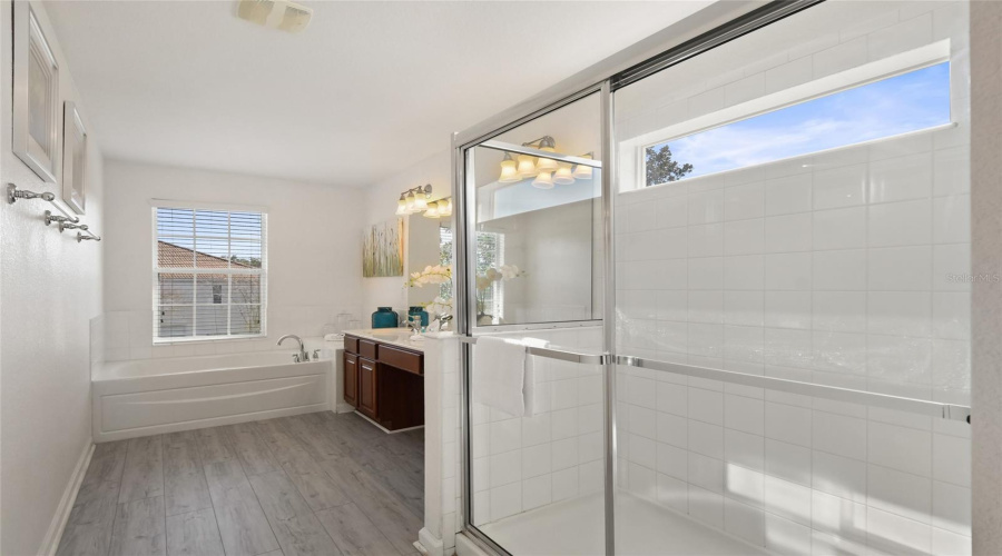 KISSIMMEE, Florida 34747, 6 Bedrooms Bedrooms, ,4 BathroomsBathrooms,Residential,For Sale,HOLTROCK,0,MFRO6432734
