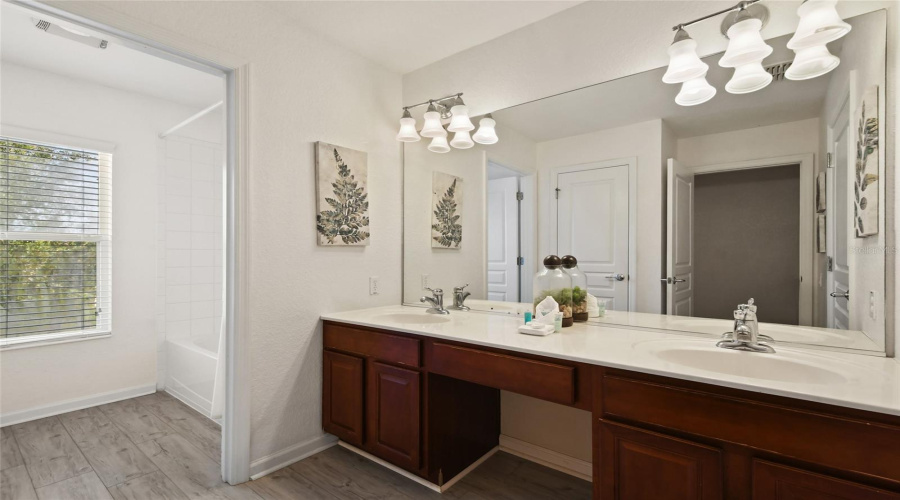 KISSIMMEE, Florida 34747, 6 Bedrooms Bedrooms, ,4 BathroomsBathrooms,Residential,For Sale,HOLTROCK,0,MFRO6432734