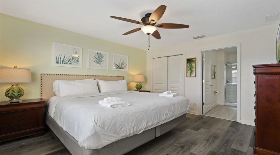 KISSIMMEE, Florida 34747, 6 Bedrooms Bedrooms, ,4 BathroomsBathrooms,Residential,For Sale,HOLTROCK,0,MFRO6432734