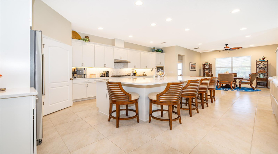 KISSIMMEE, Florida 34747, 3 Bedrooms Bedrooms, ,2 BathroomsBathrooms,Residential,For Sale,FOUR SEASONS,0,MFRO6432349