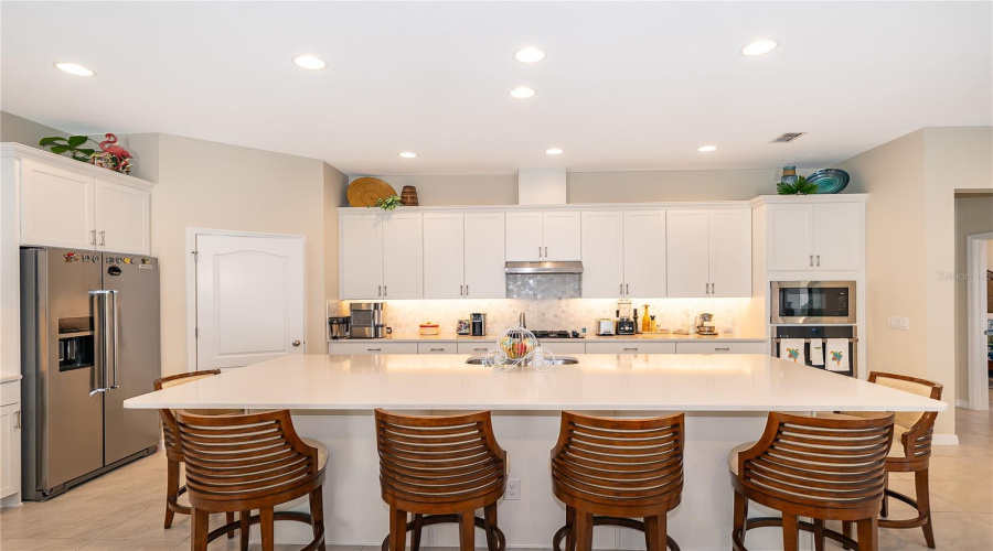 KISSIMMEE, Florida 34747, 3 Bedrooms Bedrooms, ,2 BathroomsBathrooms,Residential,For Sale,FOUR SEASONS,0,MFRO6432349