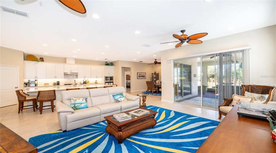 KISSIMMEE, Florida 34747, 3 Bedrooms Bedrooms, ,2 BathroomsBathrooms,Residential,For Sale,FOUR SEASONS,0,MFRO6432349