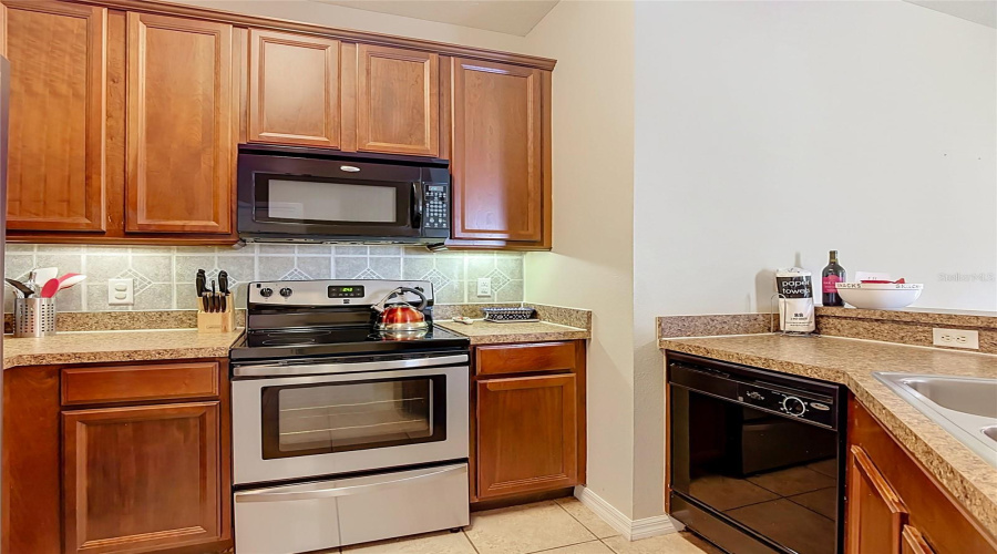 KISSIMMEE, Florida 34747, 3 Bedrooms Bedrooms, ,2 BathroomsBathrooms,Residential,For Sale,OAKWATER,0,MFRO6432444