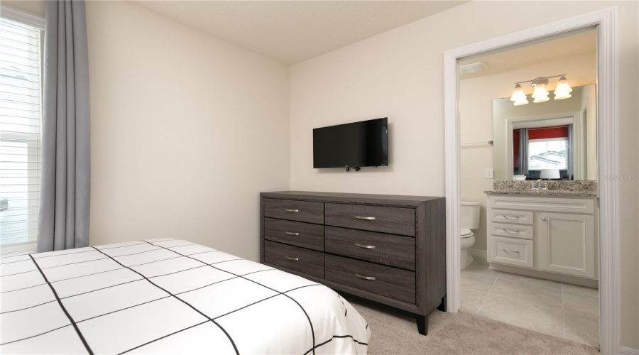 DAVENPORT, Florida 33837, 5 Bedrooms Bedrooms, ,5 BathroomsBathrooms,Residential,For Sale,OAKMOSS,0,MFRO6432355