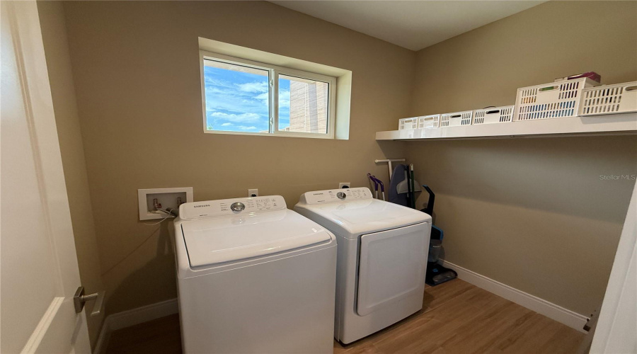 KISSIMMEE, Florida 34747, 4 Bedrooms Bedrooms, ,4 BathroomsBathrooms,Residential,For Sale,ROCKEFELLER WAY,0,MFRO6432033