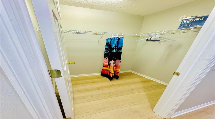 Walk-in Closet