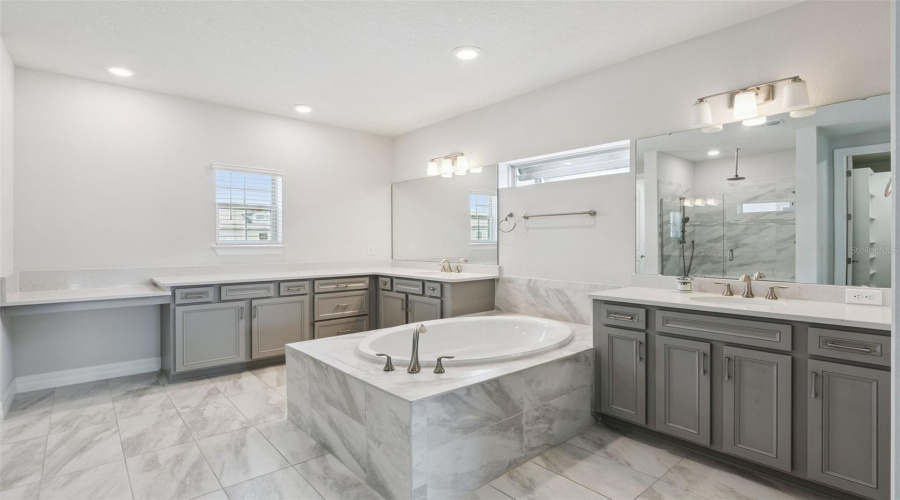 ORLANDO, Florida 32836, 4 Bedrooms Bedrooms, ,3 BathroomsBathrooms,Residential,For Sale,WOODLAND FOREST,0,MFRO6431081