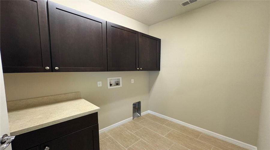DAVENPORT, Florida 33837, 3 Bedrooms Bedrooms, ,2 BathroomsBathrooms,Residential,For Sale,LA CRESTA,0,MFRP4939586