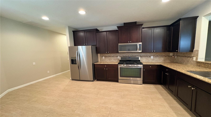 DAVENPORT, Florida 33837, 3 Bedrooms Bedrooms, ,2 BathroomsBathrooms,Residential,For Sale,LA CRESTA,0,MFRP4939586