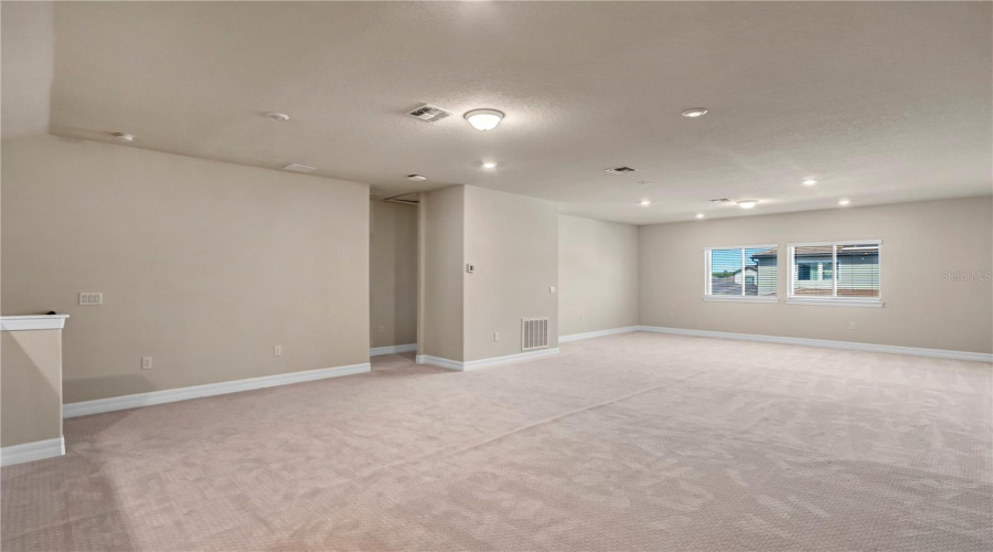 ORLANDO, Florida 32836, 6 Bedrooms Bedrooms, ,4 BathroomsBathrooms,Residential,For Sale,HANGING VINE,0,MFRO6431348