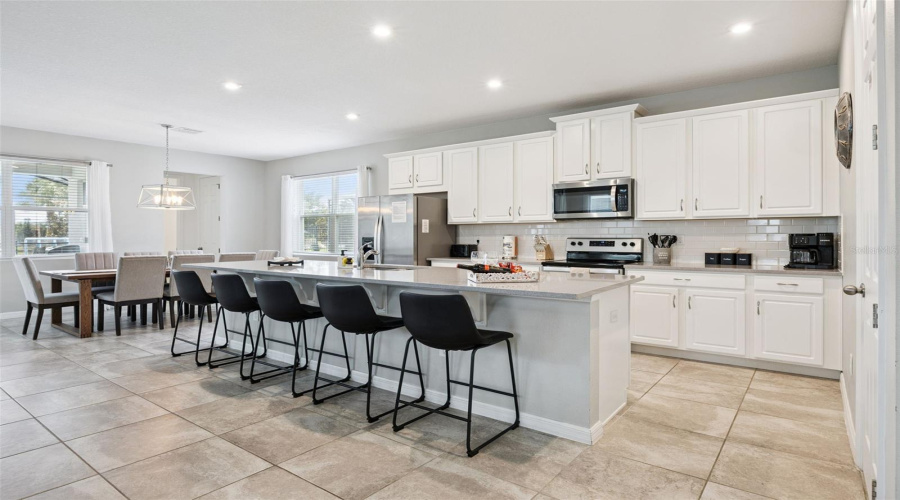 KISSIMMEE, Florida 34747, 6 Bedrooms Bedrooms, ,4 BathroomsBathrooms,Residential,For Sale,AMELIA DOWNS,0,MFRS5155573