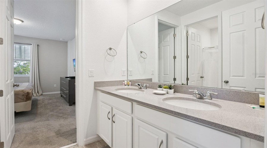 KISSIMMEE, Florida 34747, 6 Bedrooms Bedrooms, ,4 BathroomsBathrooms,Residential,For Sale,AMELIA DOWNS,0,MFRS5155573