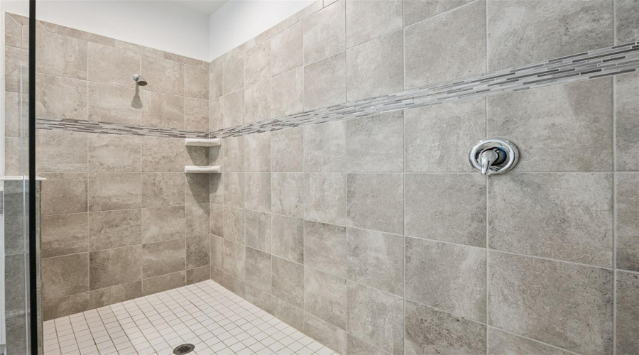 KISSIMMEE, Florida 34747, 6 Bedrooms Bedrooms, ,4 BathroomsBathrooms,Residential,For Sale,AMELIA DOWNS,0,MFRS5155573