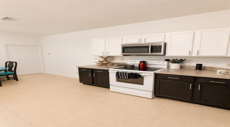 DAVENPORT, Florida 33837, 5 Bedrooms Bedrooms, ,3 BathroomsBathrooms,Residential,For Sale,SIGMUND,0,MFRS5155527