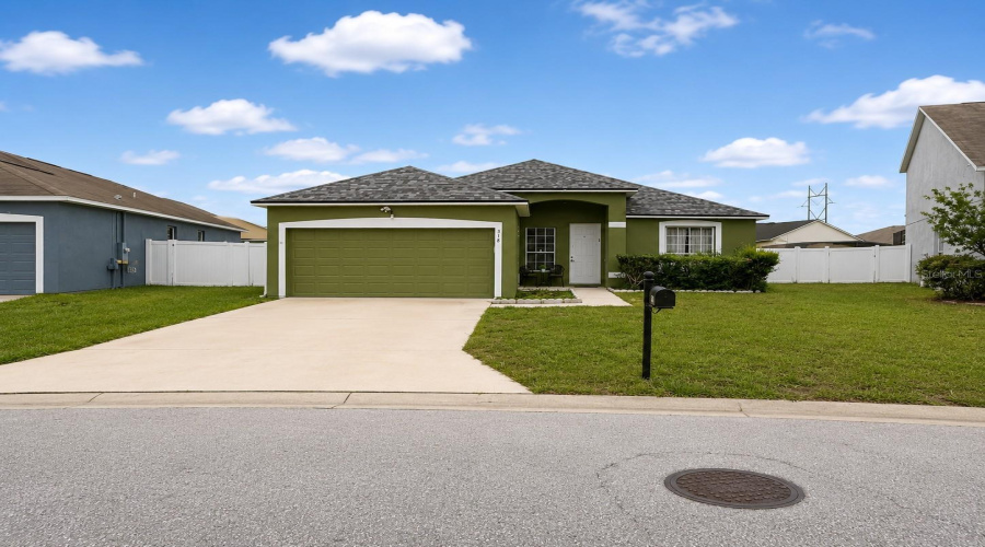 DAVENPORT, Florida 33837, 5 Bedrooms Bedrooms, ,3 BathroomsBathrooms,Residential,For Sale,SIGMUND,0,MFRS5155527
