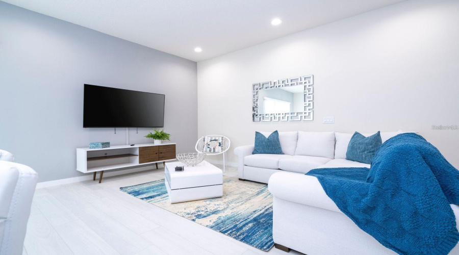 KISSIMMEE, Florida 34747, 5 Bedrooms Bedrooms, ,5 BathroomsBathrooms,Residential,For Sale,SUNFLOWER,0,MFRO6432671