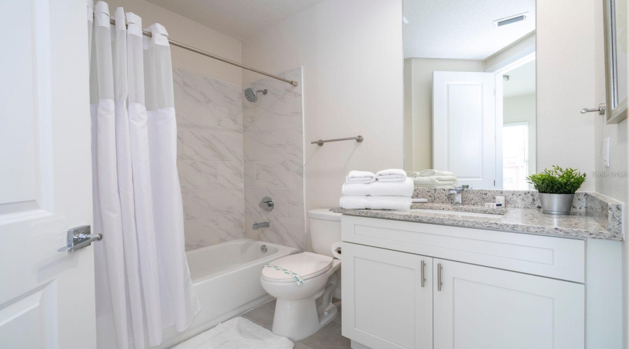 KISSIMMEE, Florida 34747, 5 Bedrooms Bedrooms, ,5 BathroomsBathrooms,Residential,For Sale,SUNFLOWER,0,MFRO6432671