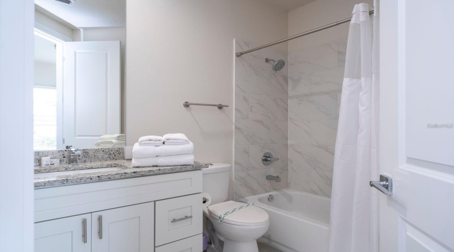 KISSIMMEE, Florida 34747, 5 Bedrooms Bedrooms, ,5 BathroomsBathrooms,Residential,For Sale,SUNFLOWER,0,MFRO6432671