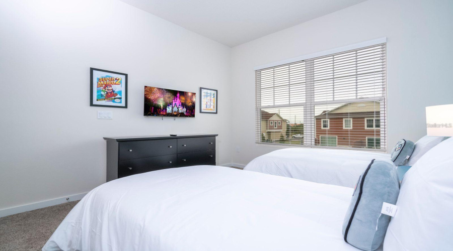 KISSIMMEE, Florida 34747, 5 Bedrooms Bedrooms, ,5 BathroomsBathrooms,Residential,For Sale,SUNFLOWER,0,MFRO6432671