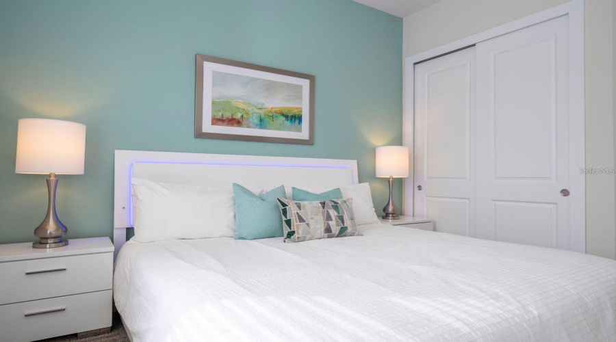 KISSIMMEE, Florida 34747, 5 Bedrooms Bedrooms, ,5 BathroomsBathrooms,Residential,For Sale,SUNFLOWER,0,MFRO6432671