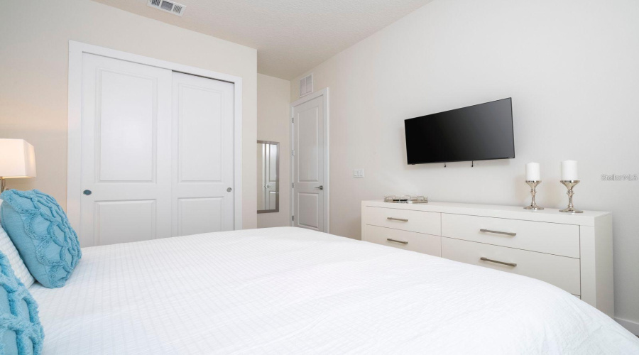 KISSIMMEE, Florida 34747, 5 Bedrooms Bedrooms, ,5 BathroomsBathrooms,Residential,For Sale,SUNFLOWER,0,MFRO6432671