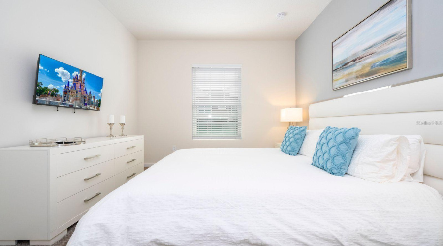 KISSIMMEE, Florida 34747, 5 Bedrooms Bedrooms, ,5 BathroomsBathrooms,Residential,For Sale,SUNFLOWER,0,MFRO6432671