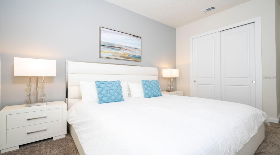 KISSIMMEE, Florida 34747, 5 Bedrooms Bedrooms, ,5 BathroomsBathrooms,Residential,For Sale,SUNFLOWER,0,MFRO6432671
