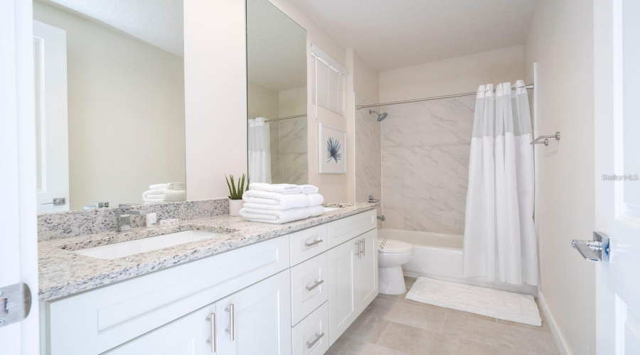 KISSIMMEE, Florida 34747, 5 Bedrooms Bedrooms, ,5 BathroomsBathrooms,Residential,For Sale,SUNFLOWER,0,MFRO6432671