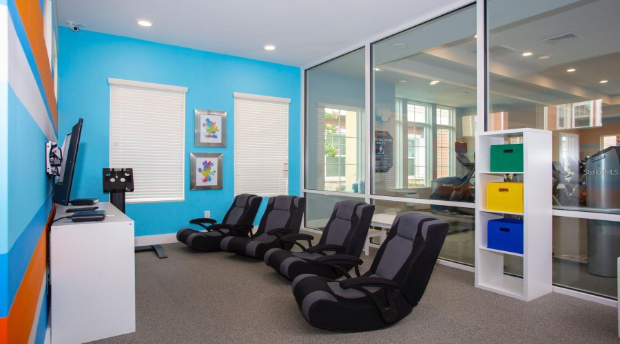 KISSIMMEE, Florida 34747, 5 Bedrooms Bedrooms, ,5 BathroomsBathrooms,Residential,For Sale,SUNFLOWER,0,MFRO6432671