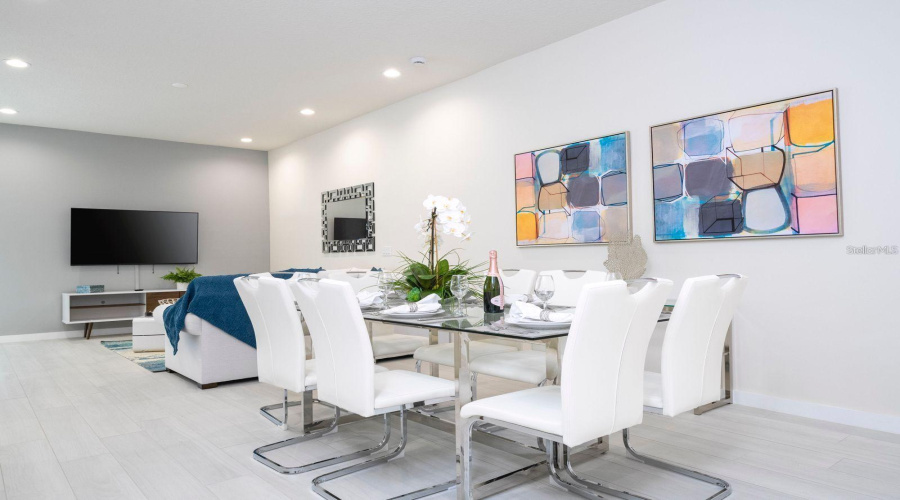 KISSIMMEE, Florida 34747, 5 Bedrooms Bedrooms, ,5 BathroomsBathrooms,Residential,For Sale,SUNFLOWER,0,MFRO6432671