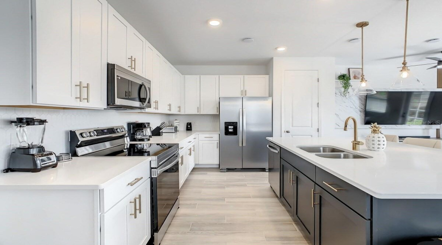 DAVENPORT, Florida 33896, 3 Bedrooms Bedrooms, ,2 BathroomsBathrooms,Residential,For Sale,PLANTATION LANE,0,MFRO6411390