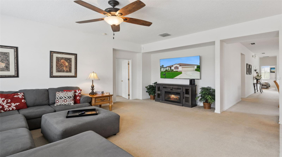 DAVENPORT, Florida 33896, 4 Bedrooms Bedrooms, ,3 BathroomsBathrooms,Residential,For Sale,PINE RIDGE,0,MFRS5155603
