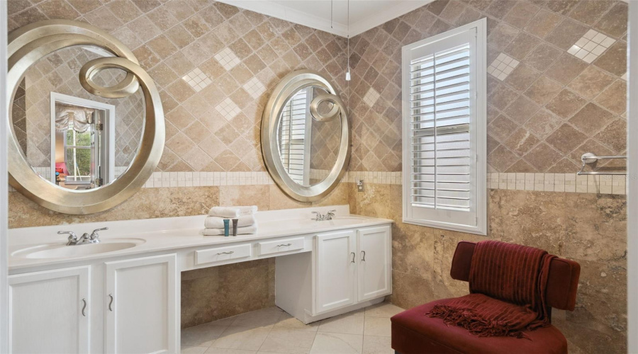 DAVENPORT, Florida 33897, 4 Bedrooms Bedrooms, ,2 BathroomsBathrooms,Residential,For Sale,GLENEAGLES DR,0,MFRO6433398