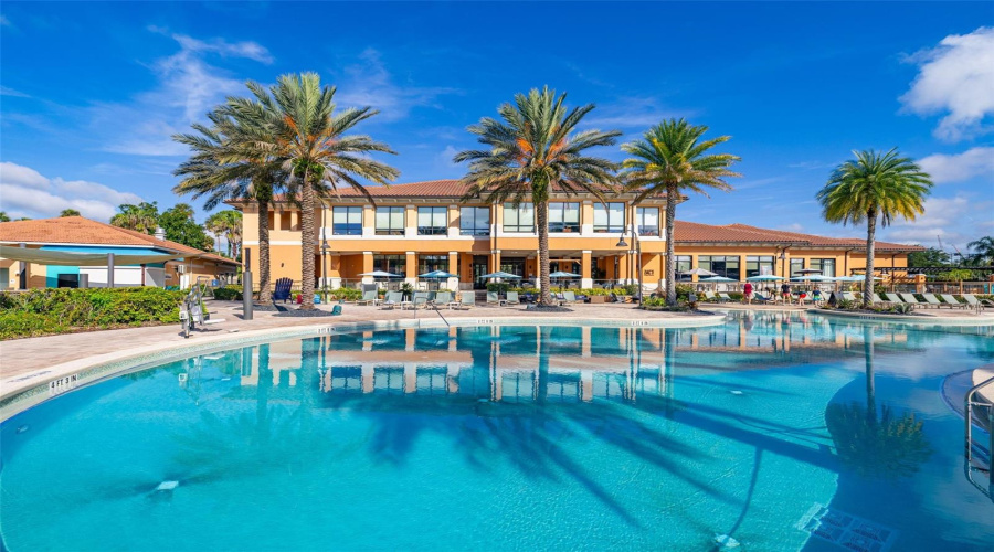 Resort-style Pool
