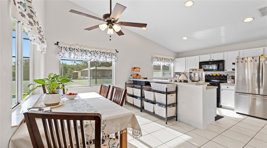 DAVENPORT, Florida 33897, 4 Bedrooms Bedrooms, ,2 BathroomsBathrooms,Residential,For Sale,HILLCREST,0,MFRO6407857