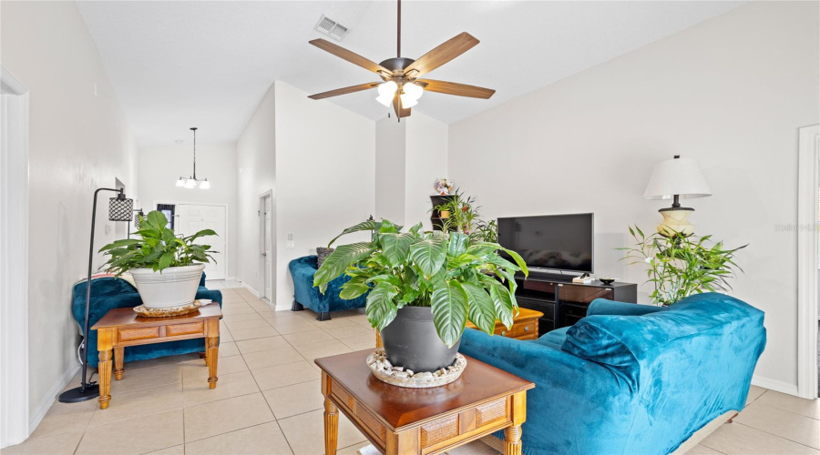 DAVENPORT, Florida 33897, 4 Bedrooms Bedrooms, ,2 BathroomsBathrooms,Residential,For Sale,HILLCREST,0,MFRO6407857