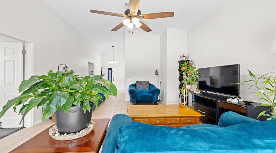 DAVENPORT, Florida 33897, 4 Bedrooms Bedrooms, ,2 BathroomsBathrooms,Residential,For Sale,HILLCREST,0,MFRO6407857