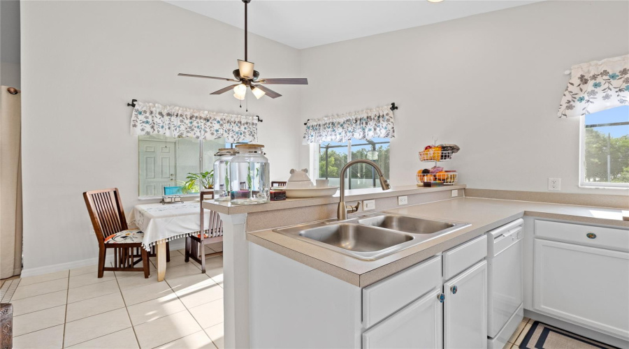 DAVENPORT, Florida 33897, 4 Bedrooms Bedrooms, ,2 BathroomsBathrooms,Residential,For Sale,HILLCREST,0,MFRO6407857