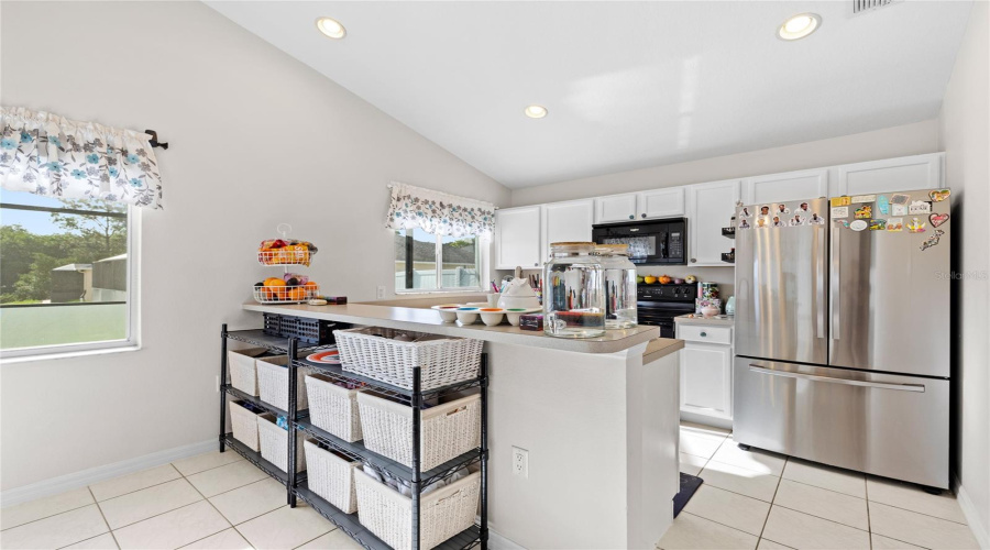DAVENPORT, Florida 33897, 4 Bedrooms Bedrooms, ,2 BathroomsBathrooms,Residential,For Sale,HILLCREST,0,MFRO6407857