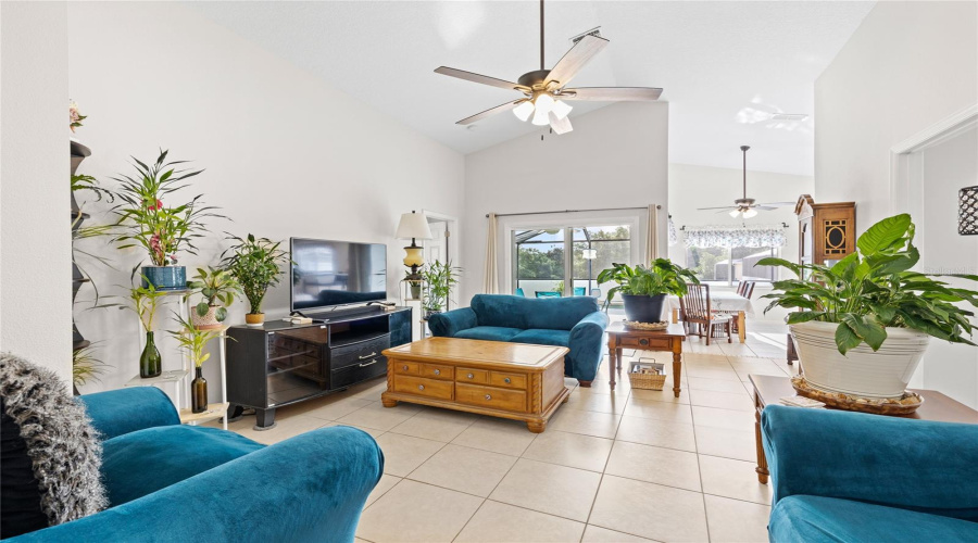 DAVENPORT, Florida 33897, 4 Bedrooms Bedrooms, ,2 BathroomsBathrooms,Residential,For Sale,HILLCREST,0,MFRO6407857